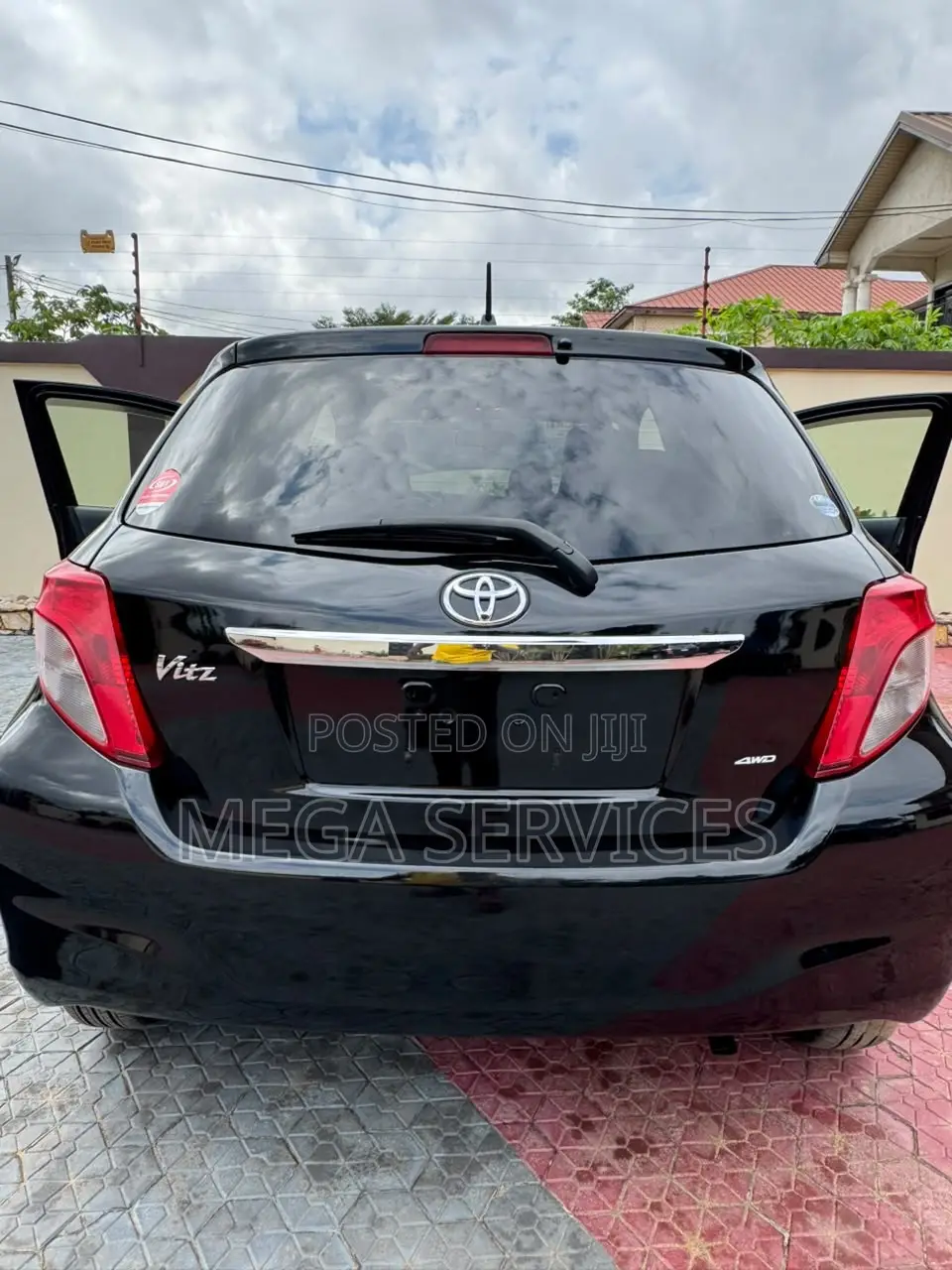 Toyota Vitz 2013 Black