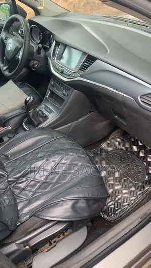 Opel Astra 2016 Gray