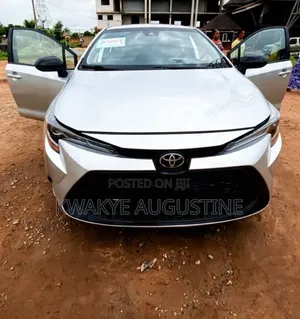Toyota Corolla LE 2020 Silver