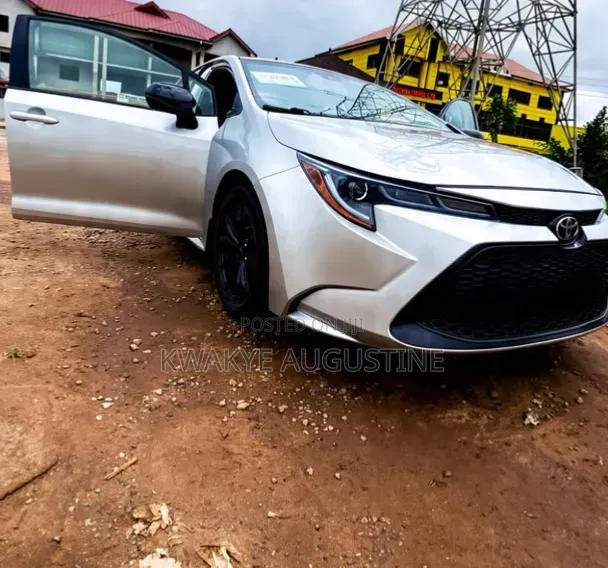 Toyota Corolla LE 2020 Silver