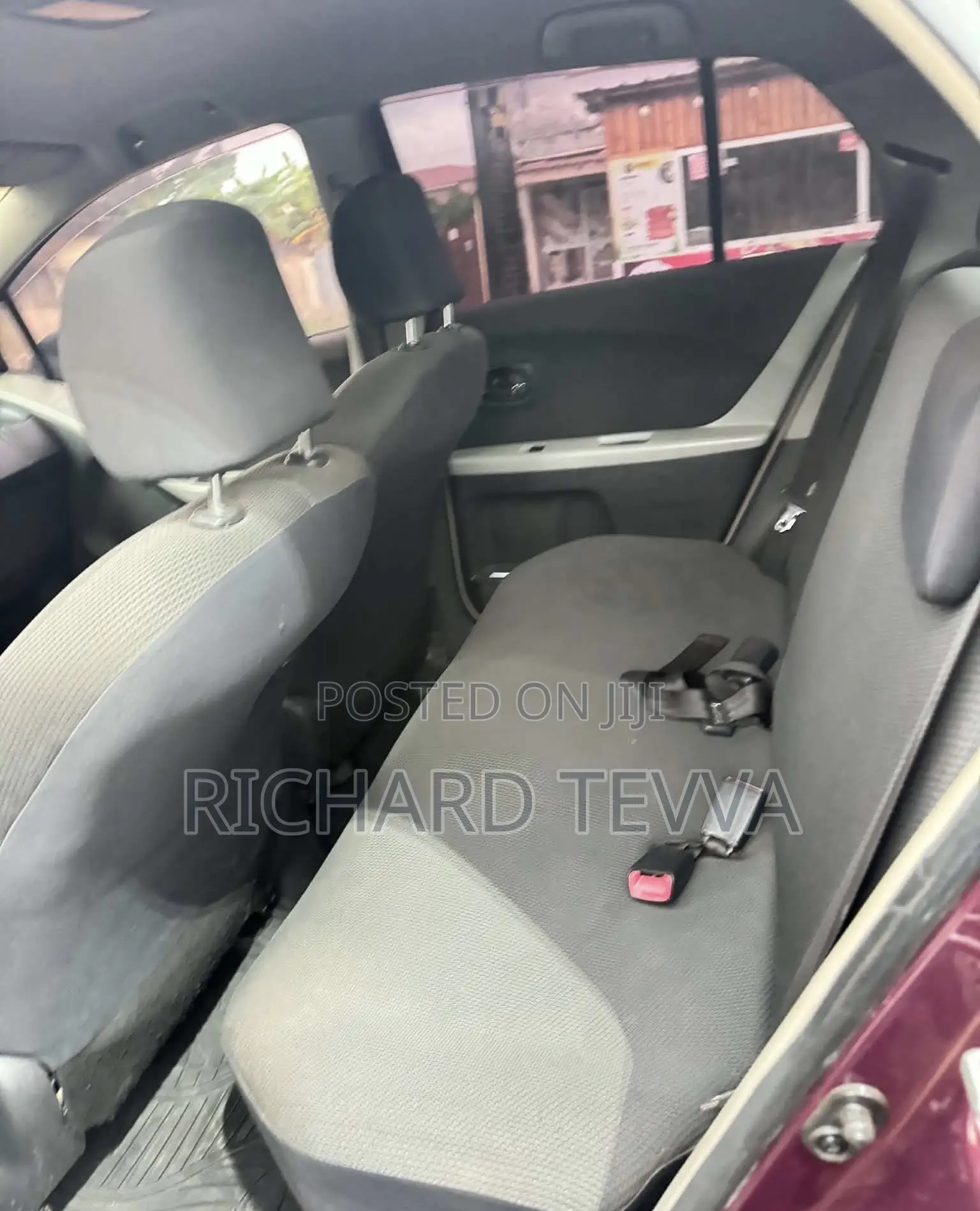 Toyota Vitz 1.3 AWD 3dr 2010 Brown