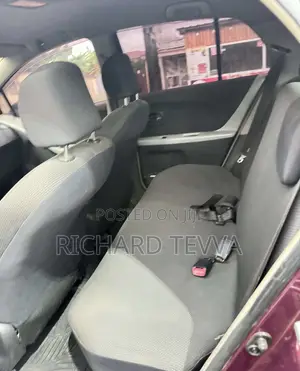 Toyota Vitz 1.3 AWD 3dr 2010 Brown