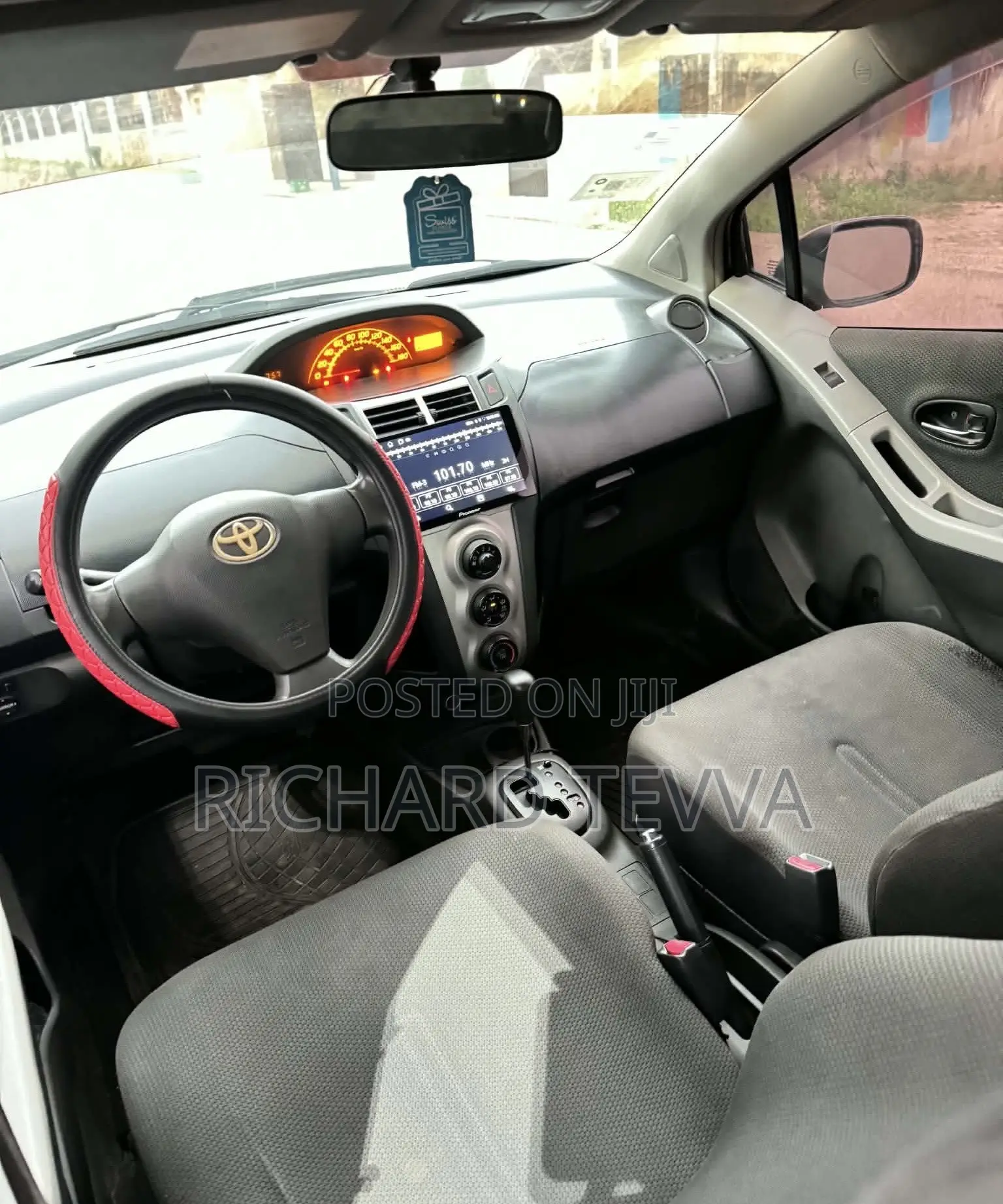 Toyota Vitz 1.3 AWD 3dr 2010 Brown