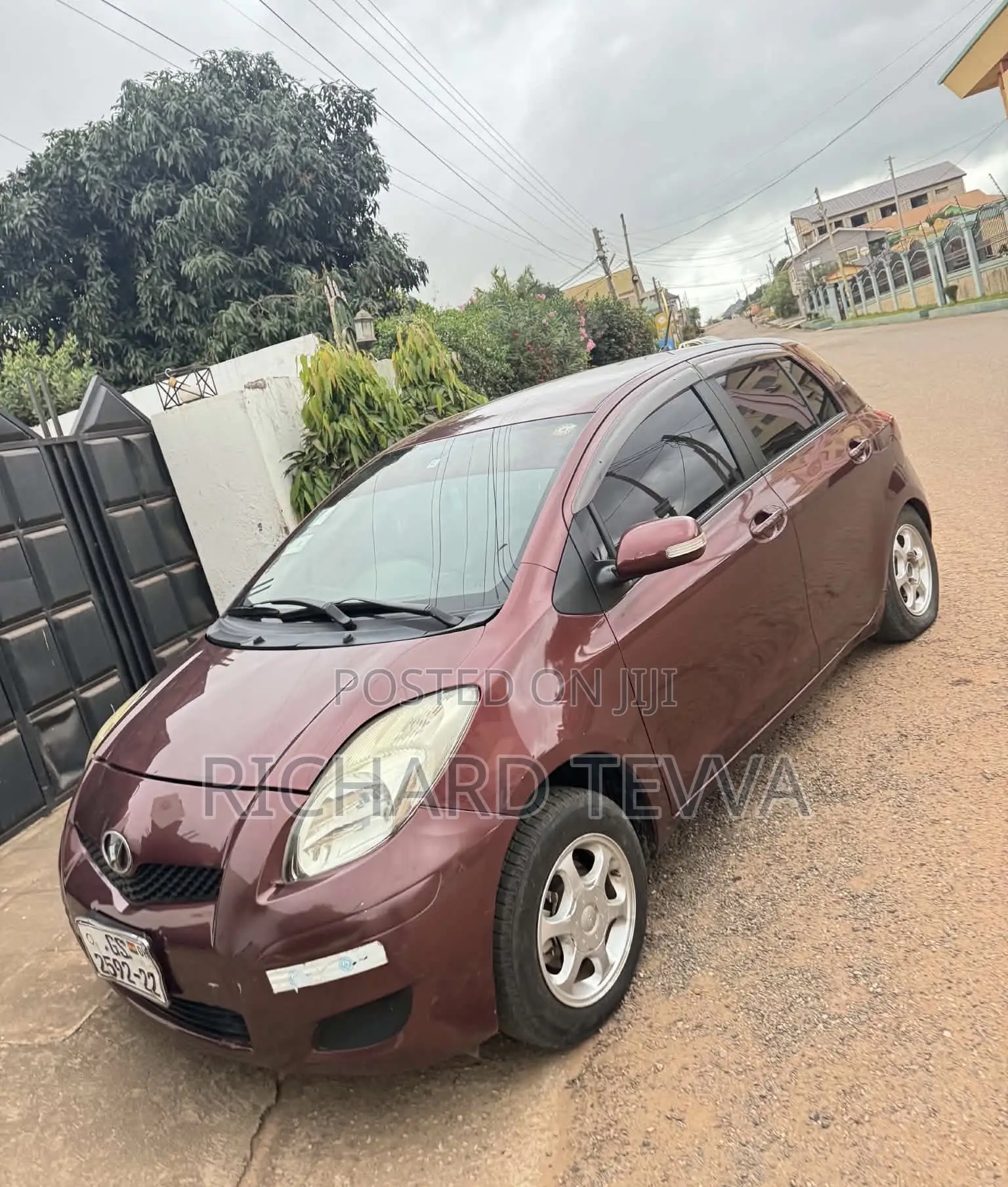 Toyota Vitz 1.3 AWD 3dr 2010 Brown