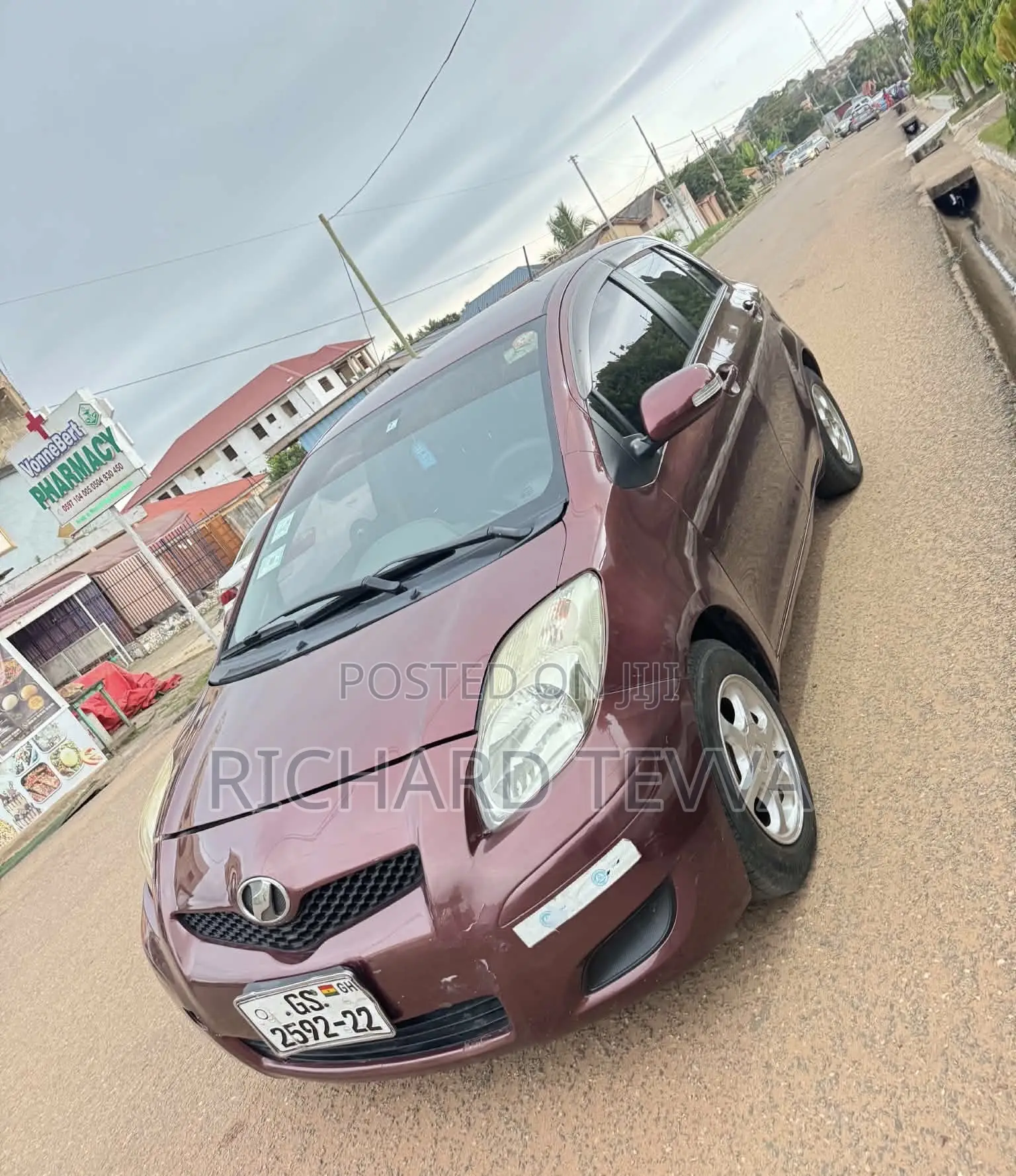 Toyota Vitz 1.3 AWD 3dr 2010 Brown