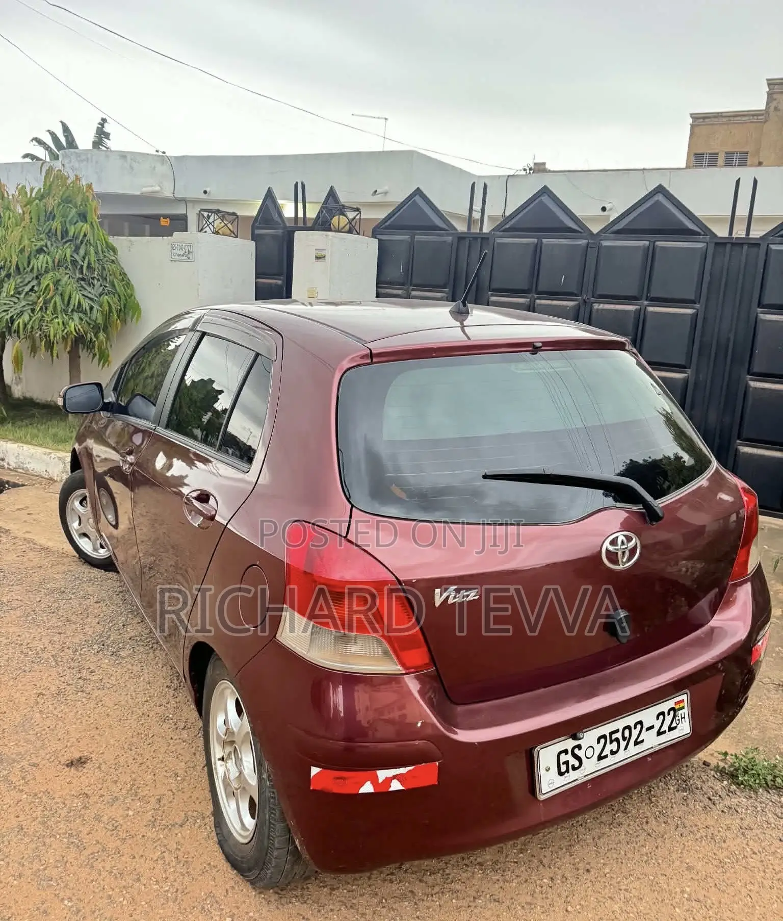 Toyota Vitz 1.3 AWD 3dr 2010 Brown