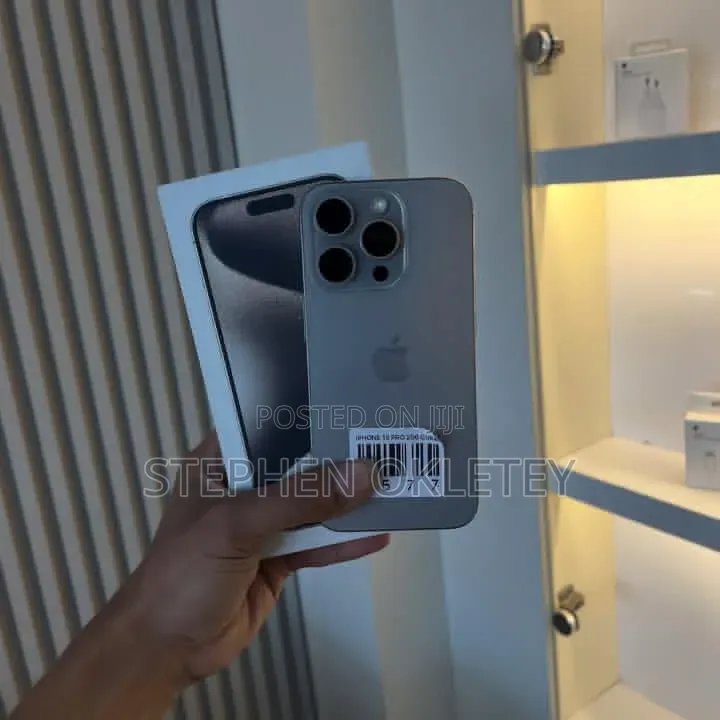 Apple iPhone 15 Pro Max 256 GB Silver