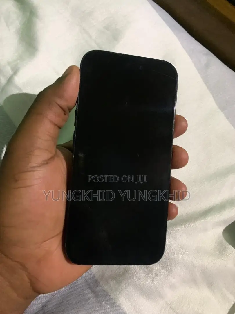 New Apple iPhone 15 128 GB Black