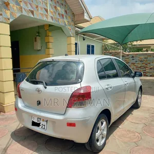 Toyota Vitz 1.0 FWD 3dr 2010 Silver