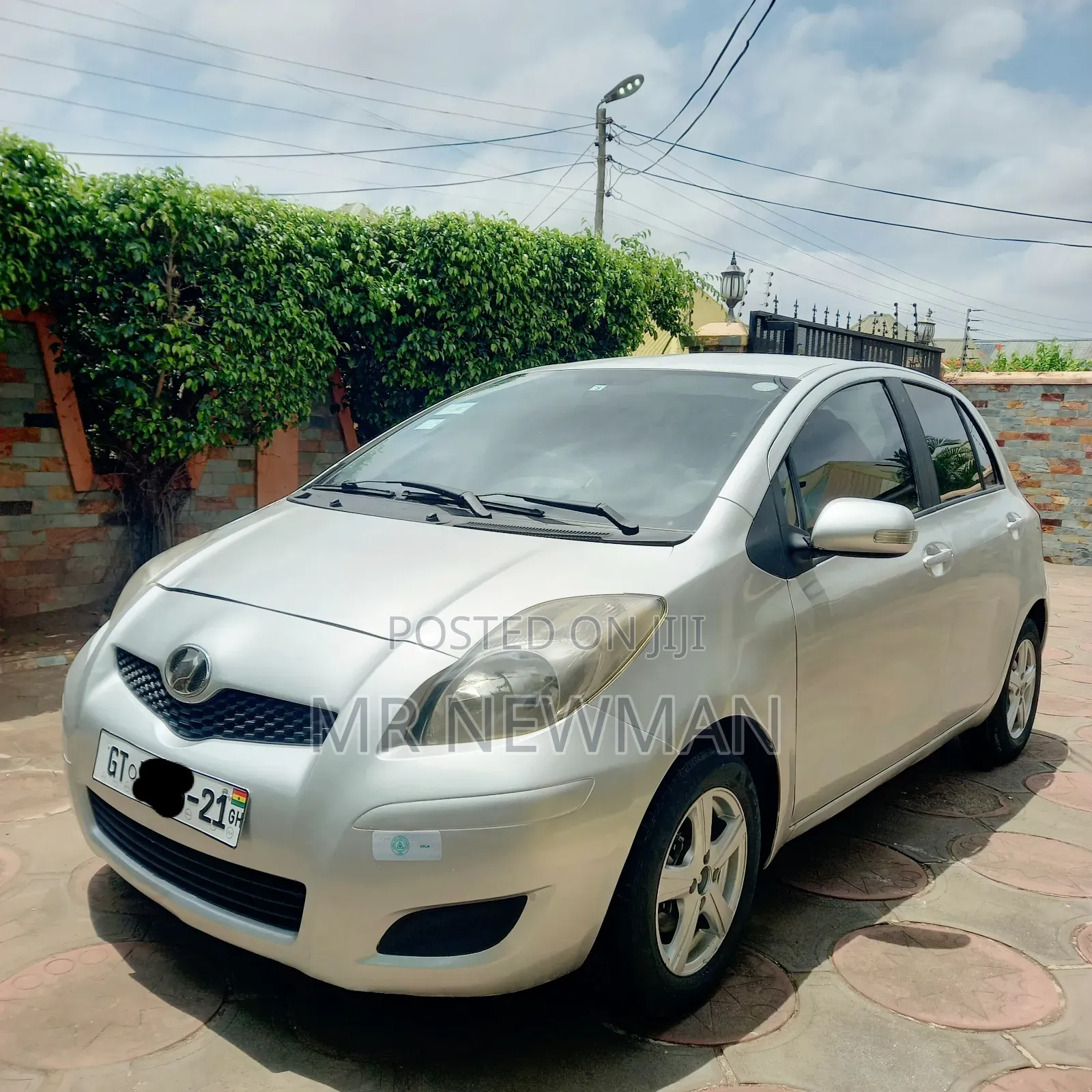 Toyota Vitz 1.0 FWD 3dr 2010 Silver