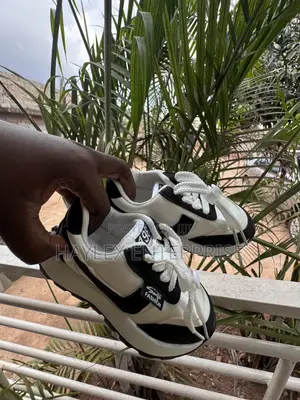 Sneakers for for Boys and Girls