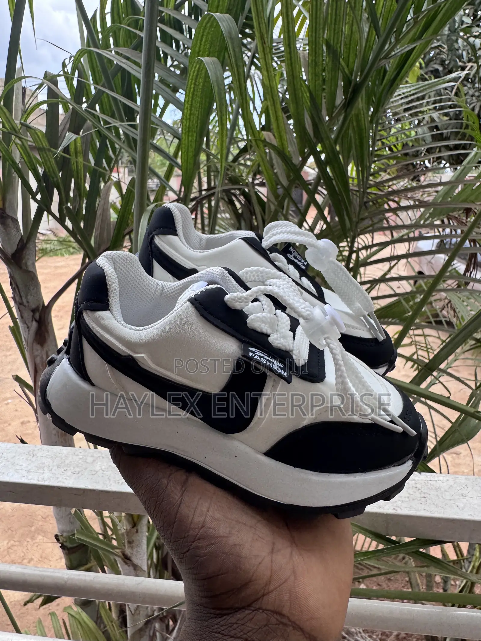Sneakers for for Boys and Girls