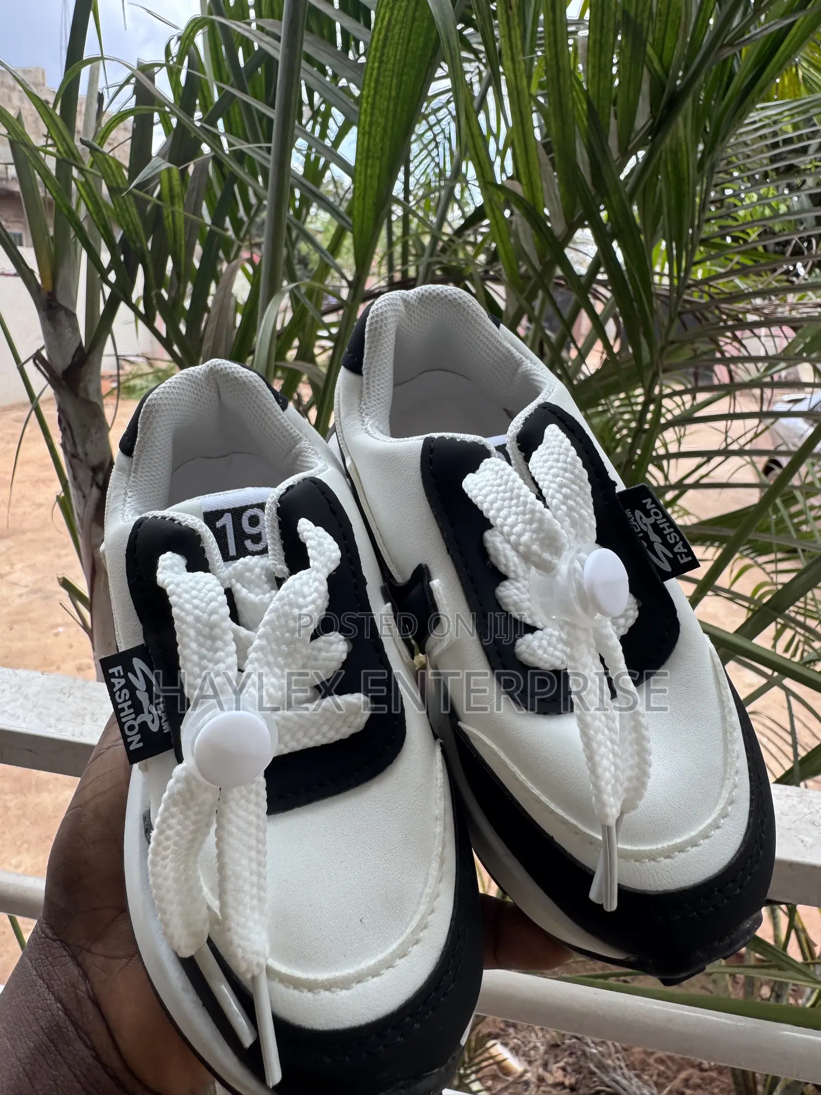 Sneakers for for Boys and Girls