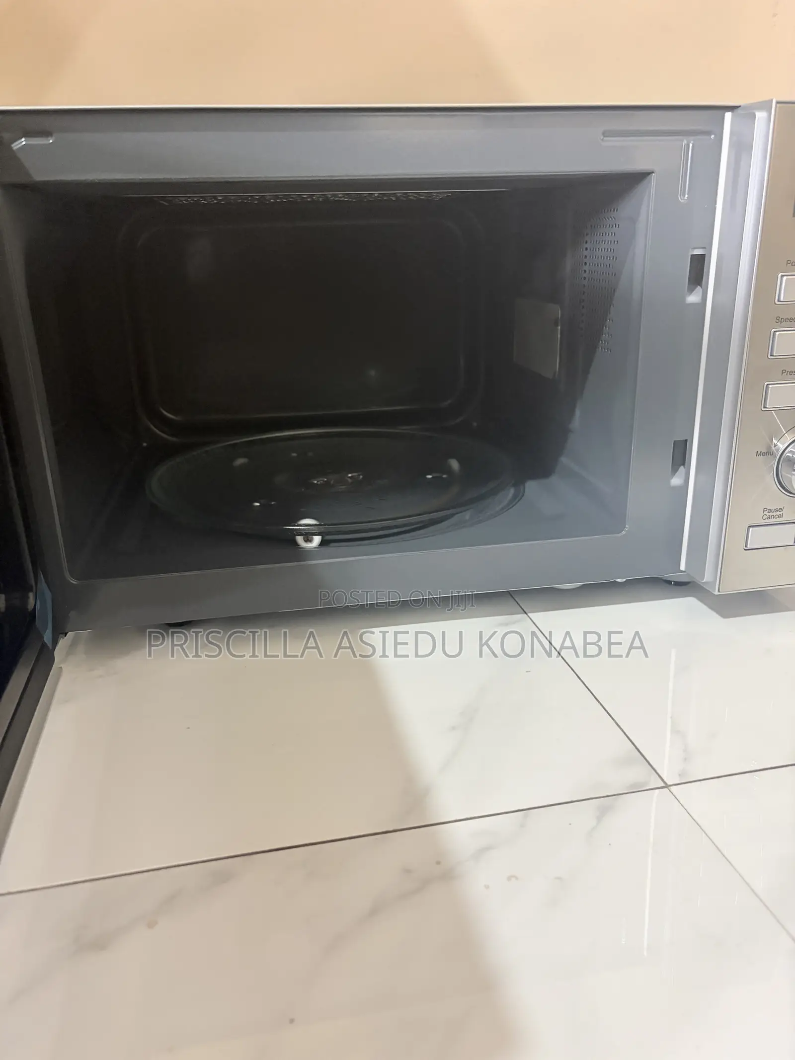 Brand New 25L Microwave