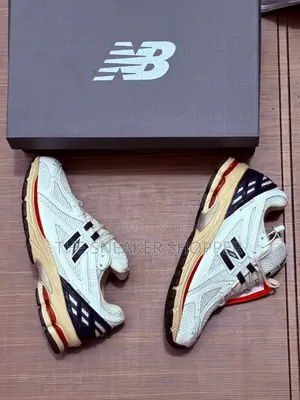 New Balance 1906R White / Navy / True Red