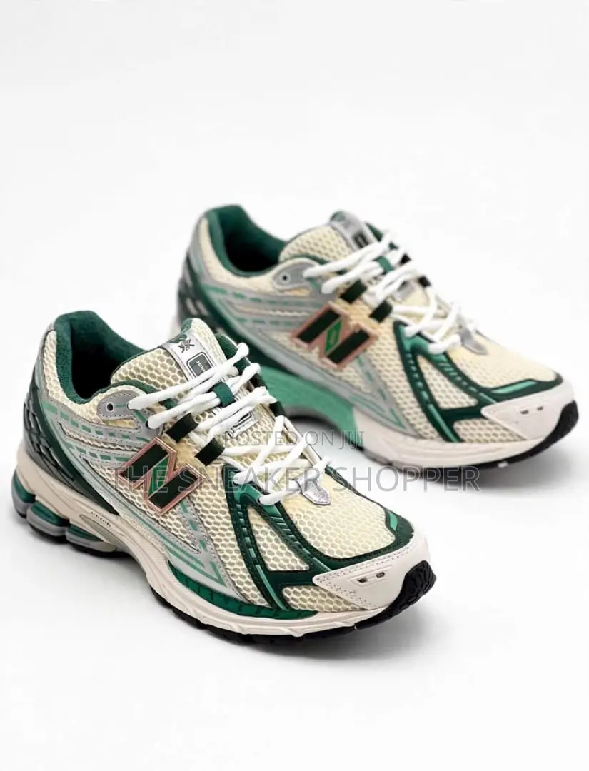 New Balance 1906R - Green / Cream / Gold