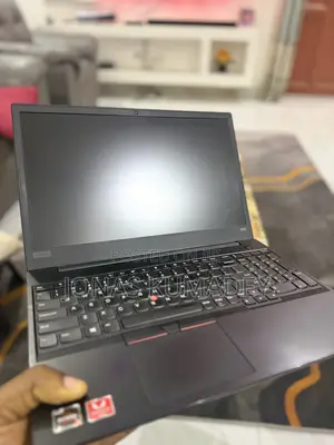 Laptop Lenovo ThinkPad E585 16GB AMD Ryzen 5 SSHD+SSD 256GB