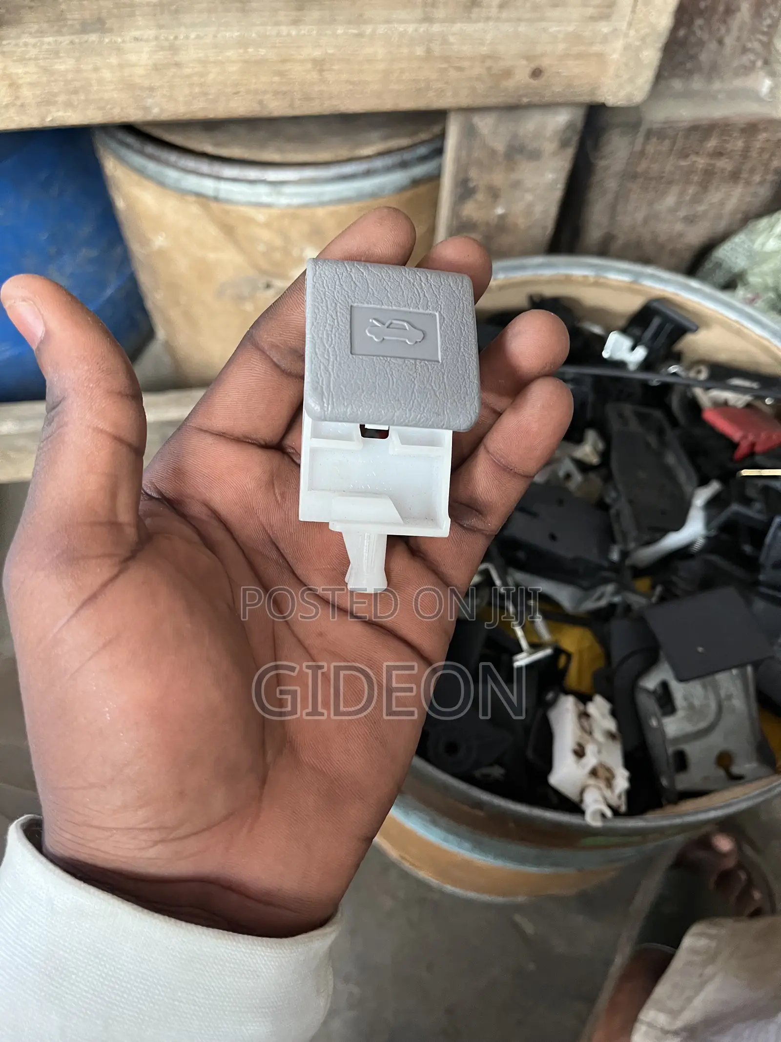 Toyota Land Cruiser , Tacoma , Tundra Bonnet Opener