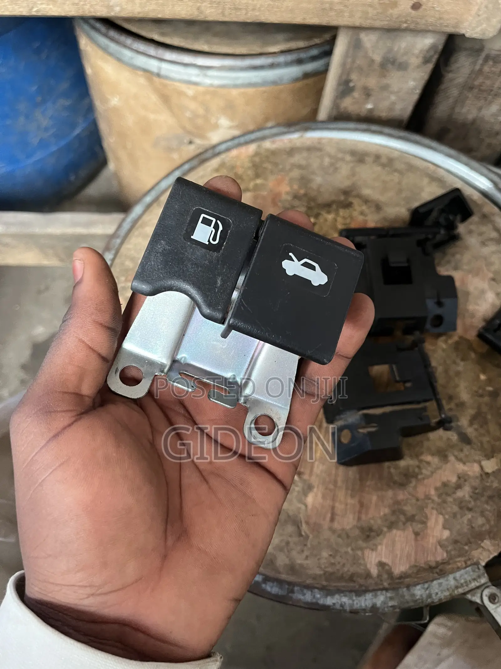 Nissan Fuel and Bonnet Opener