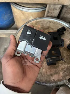 Nissan Fuel and Bonnet Opener