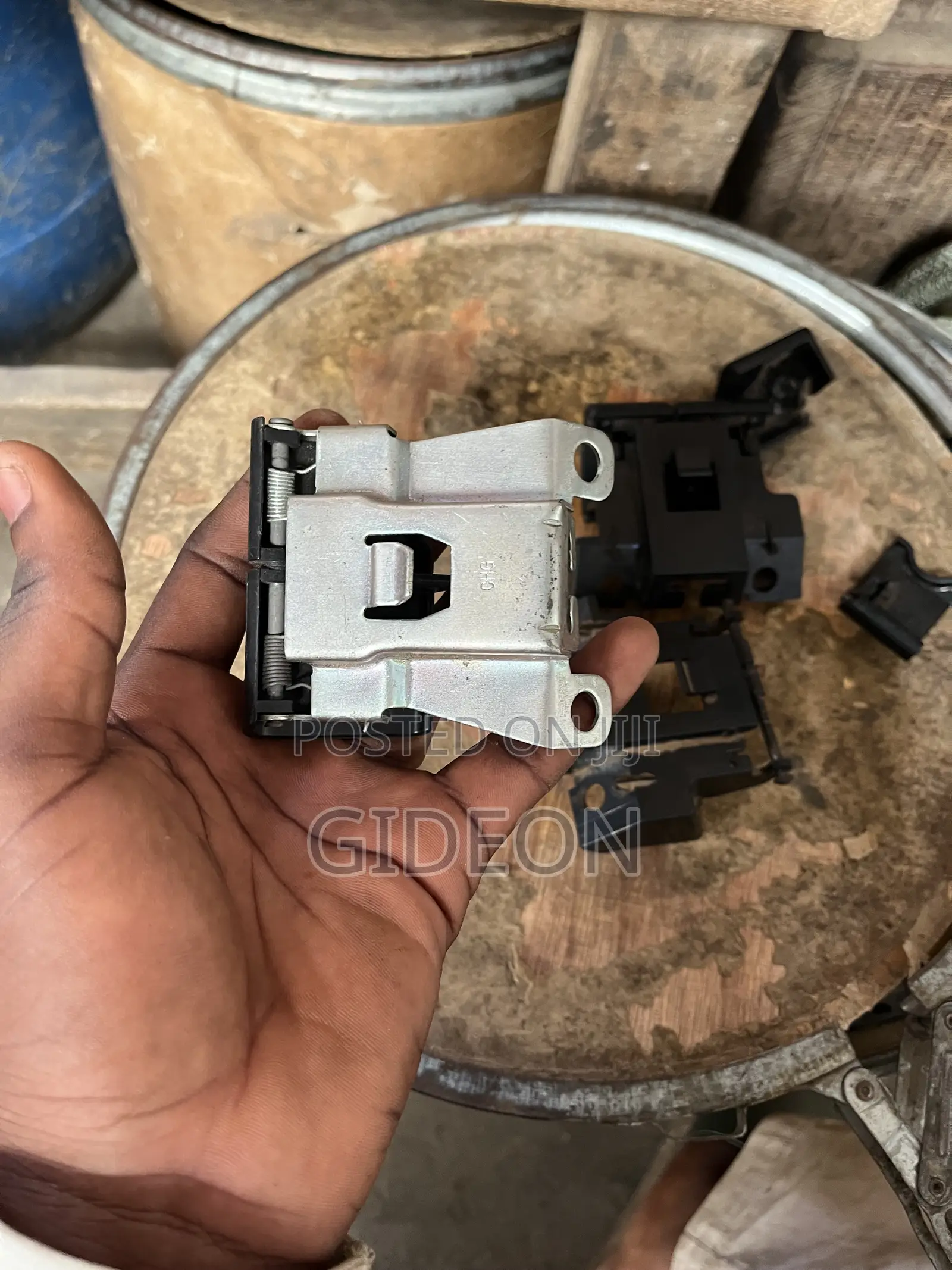 Nissan Fuel and Bonnet Opener