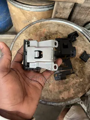 Nissan Fuel and Bonnet Opener