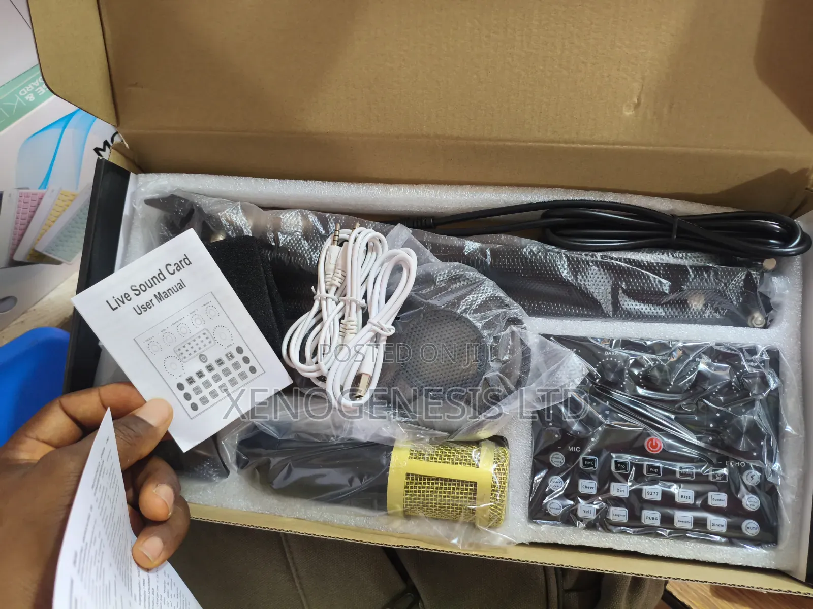 V8 Livestreaming Sound Card With Microphone