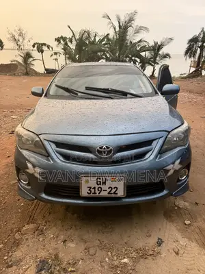 Toyota Corolla LE 4dr Sedan (1.8L 4cyl 4A) 2013 Gray