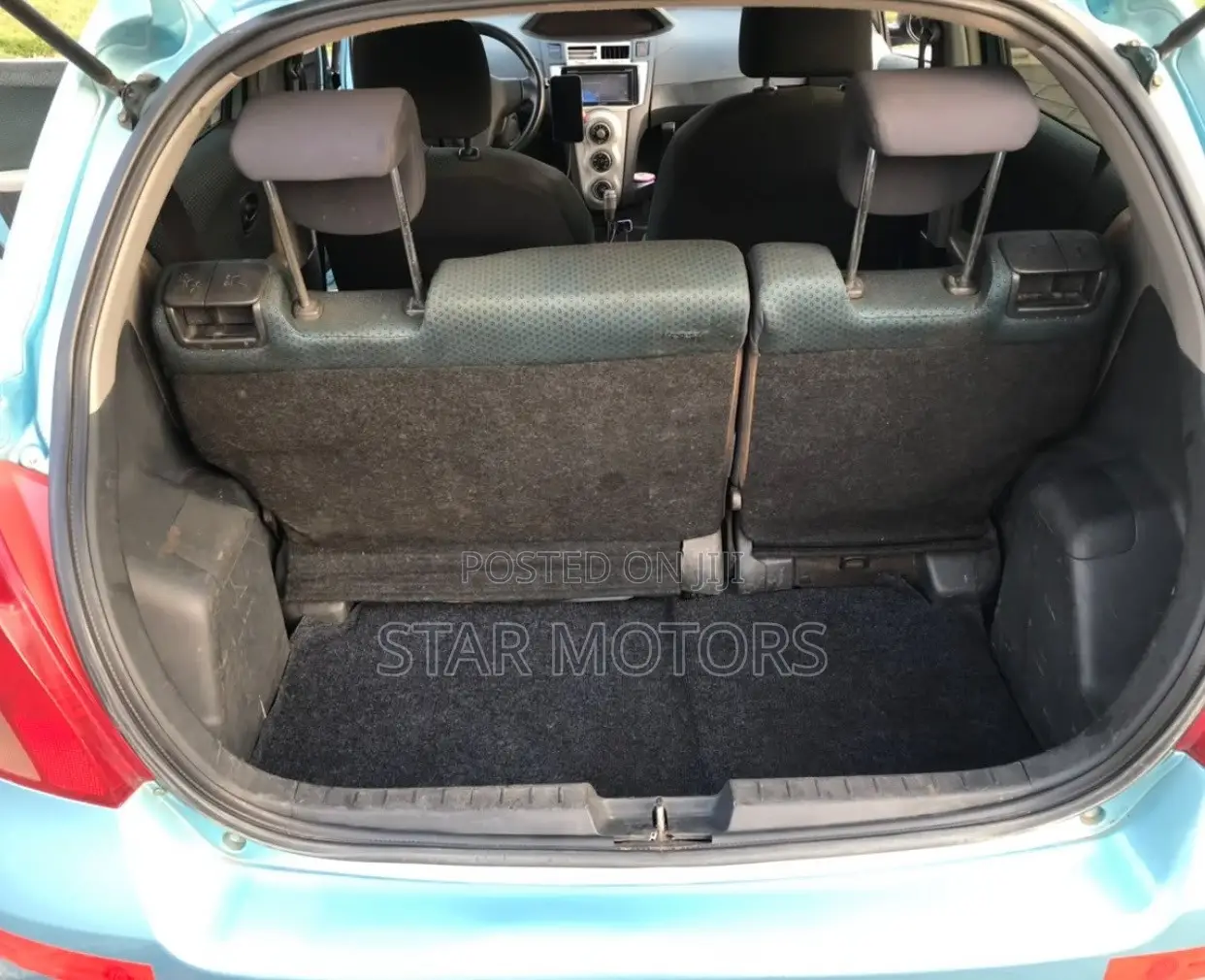 Toyota Vitz 2010 Blue