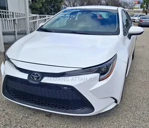 Toyota Corolla LE 2021 White