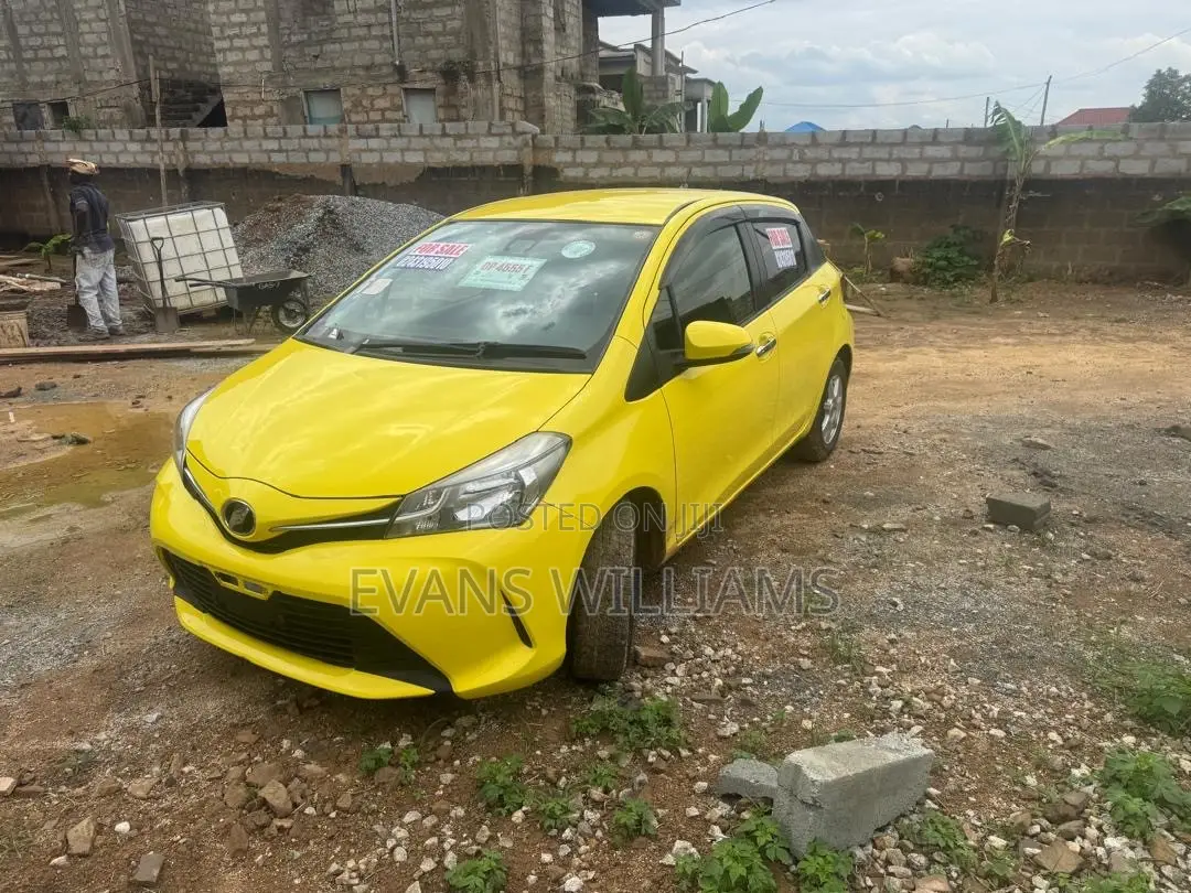 Toyota Vitz 1.3 FWD 5dr 2015 Yellow