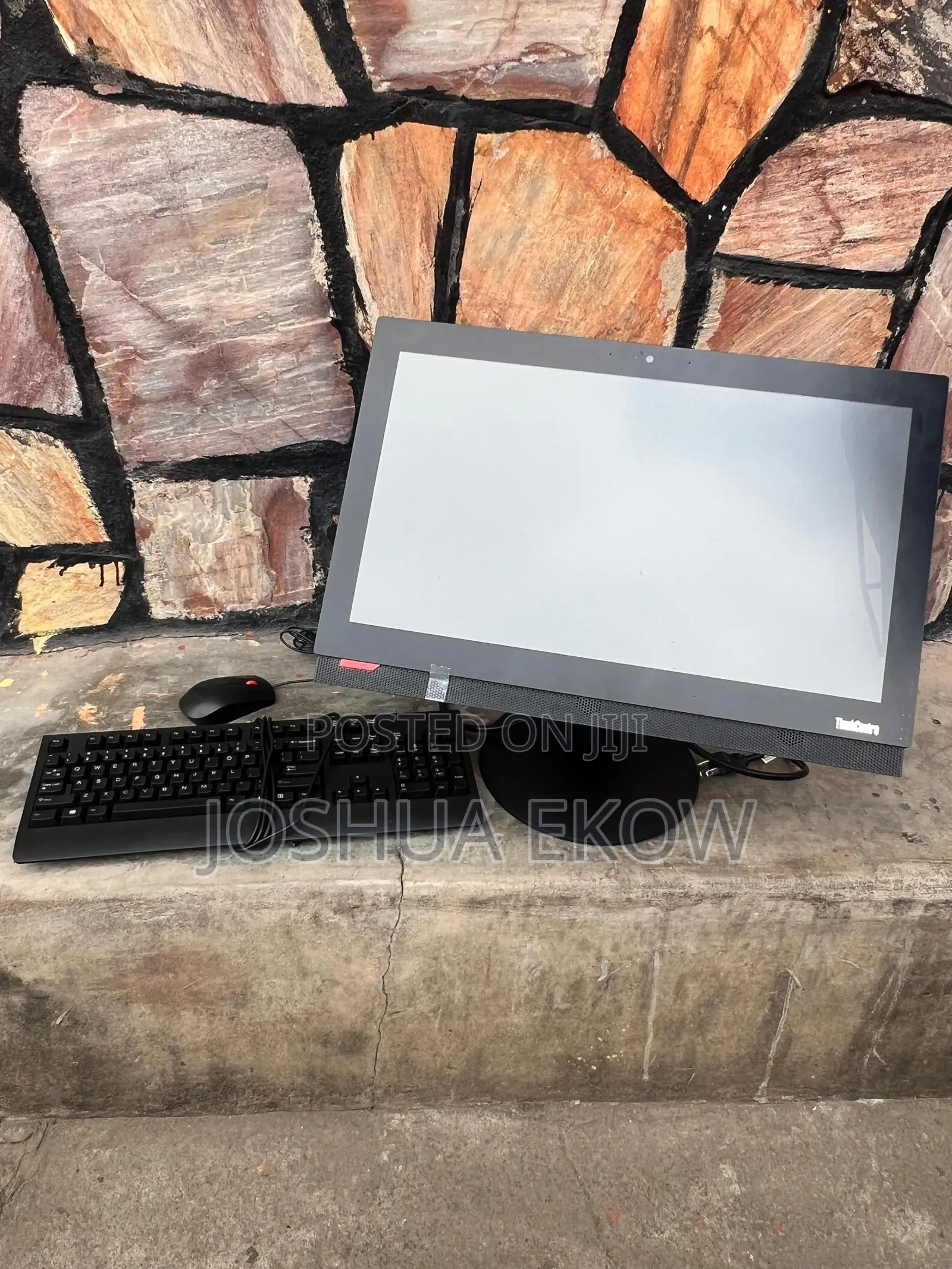 Lenovo ThinkCentre M810z AIO 8GB Intel Core i5 HDD 500GB
