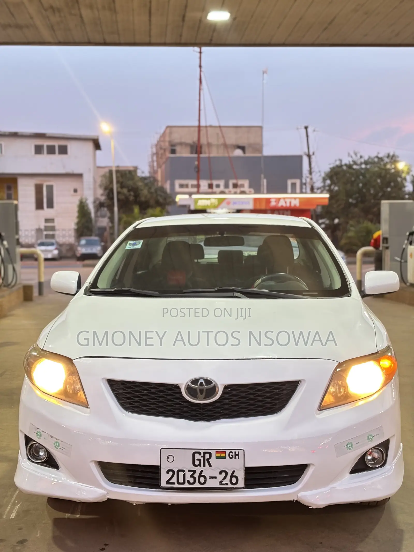 Toyota Corolla Base 4dr Sedan (1.8L 4cyl 5M) 2010 White