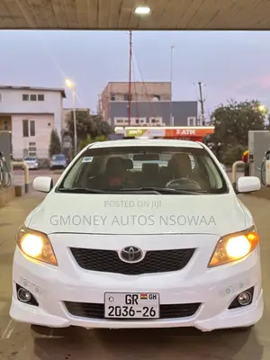Toyota Corolla Base 4dr Sedan (1.8L 4cyl 5M) 2010 White