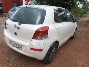 Toyota Vitz 1.3 FWD 5dr 2010 White