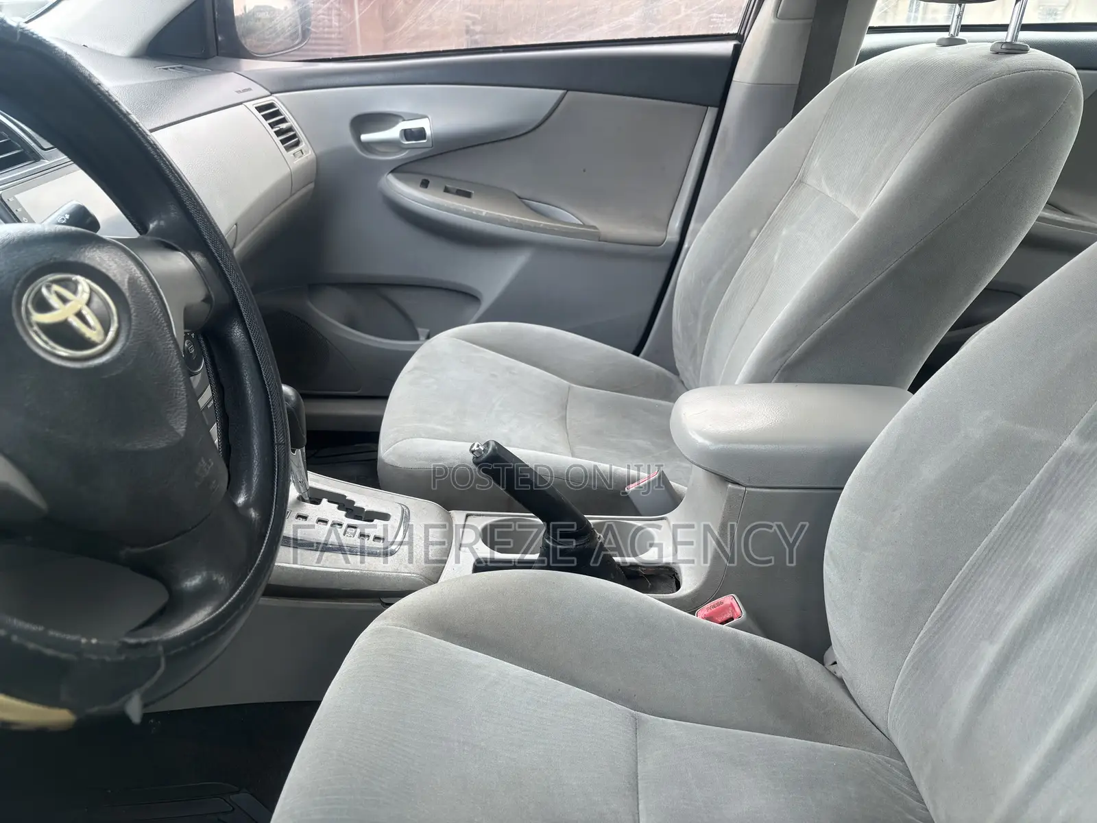 Toyota Corolla LE 4dr Sedan (1.8L 4cyl 4A) 2012 Black