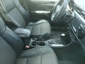 Toyota Corolla 2016 Silver