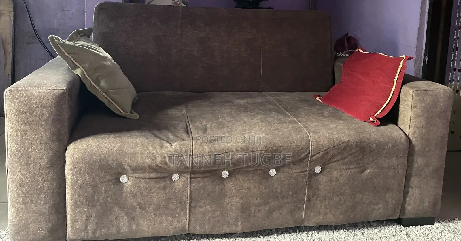 3-Seater Sofa for Sale: GH₵1,200: Pick Location: Tetegu