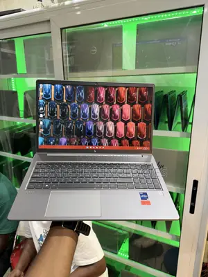 Laptop HP ZBook Power G9 i7 32GB Intel Core i7 SSD 512GB