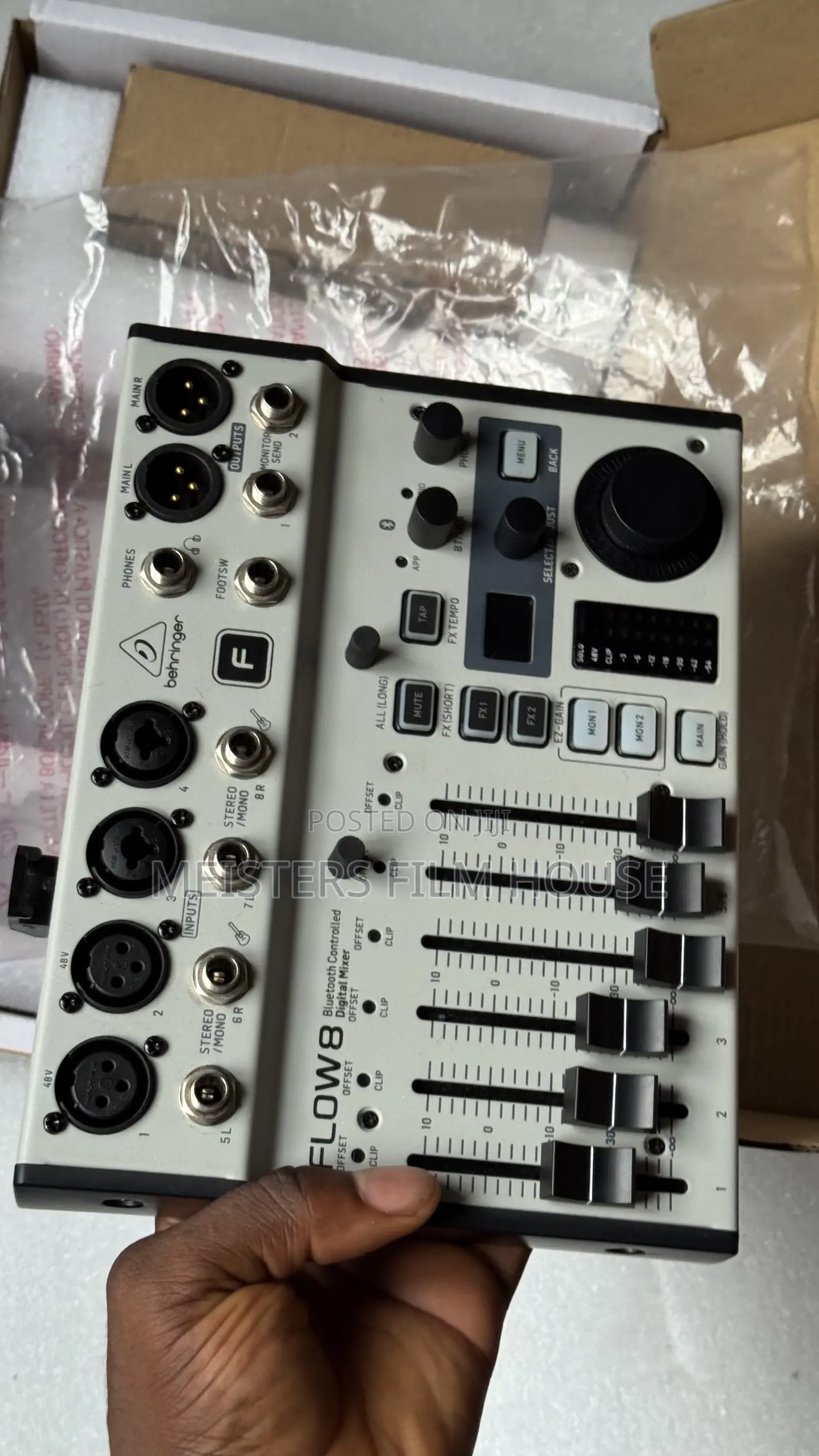 Behringer Flow 8