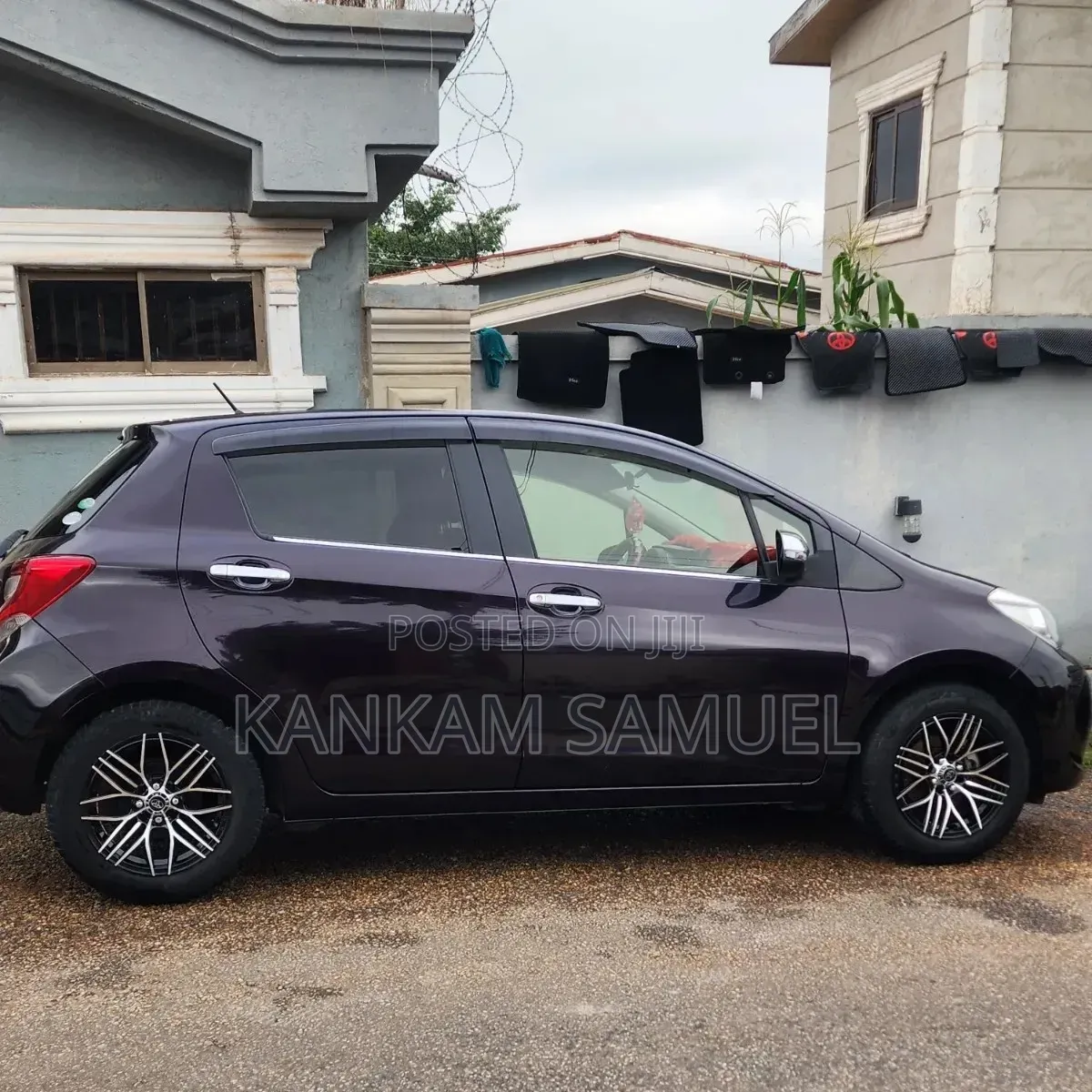 Toyota Vitz 1.3 AWD 3dr 2015 Purple