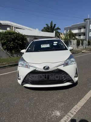 Toyota Vitz 1.5 FWD 3dr 2017 White