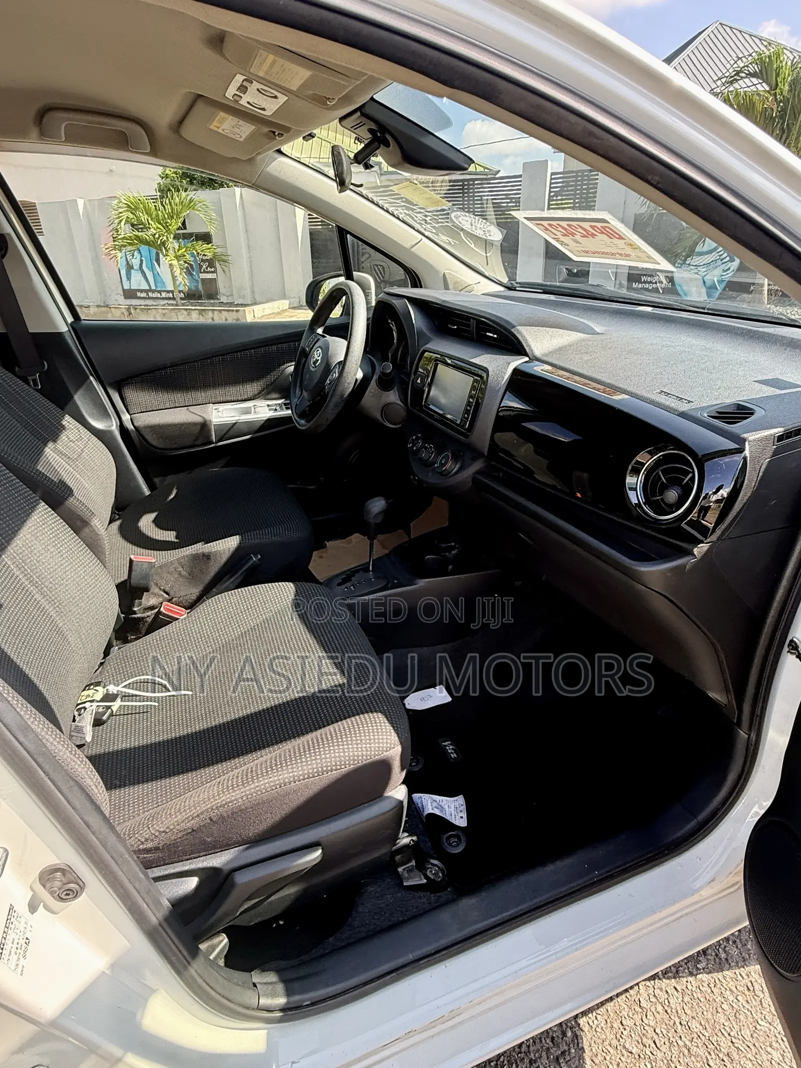 Toyota Vitz 1.5 FWD 3dr 2017 White