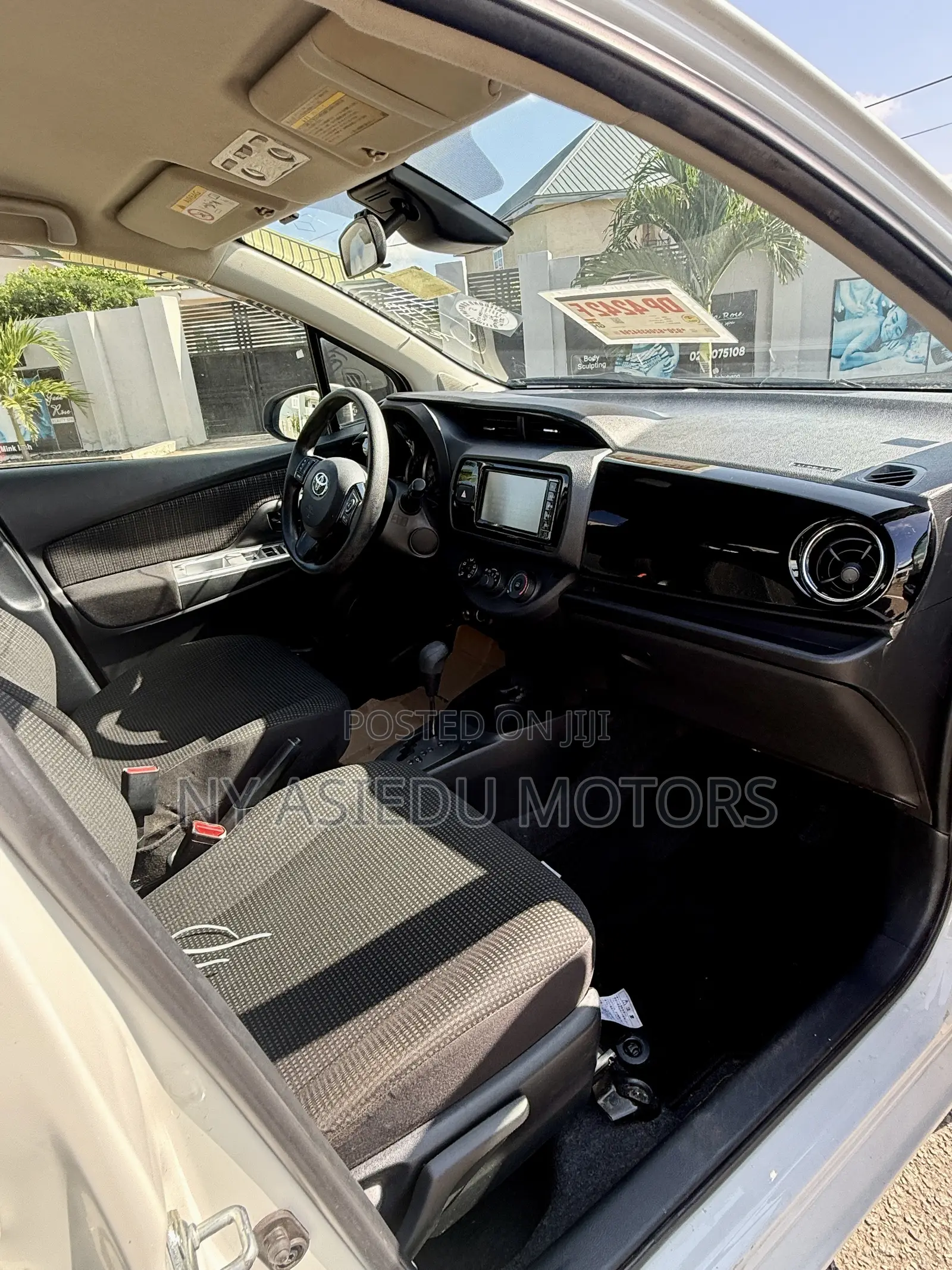 Toyota Vitz 1.5 FWD 3dr 2017 White