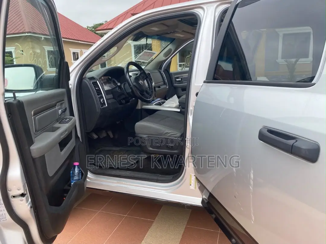 Dodge RAM 1500 3.6 Petrol AWD 2018 Silver