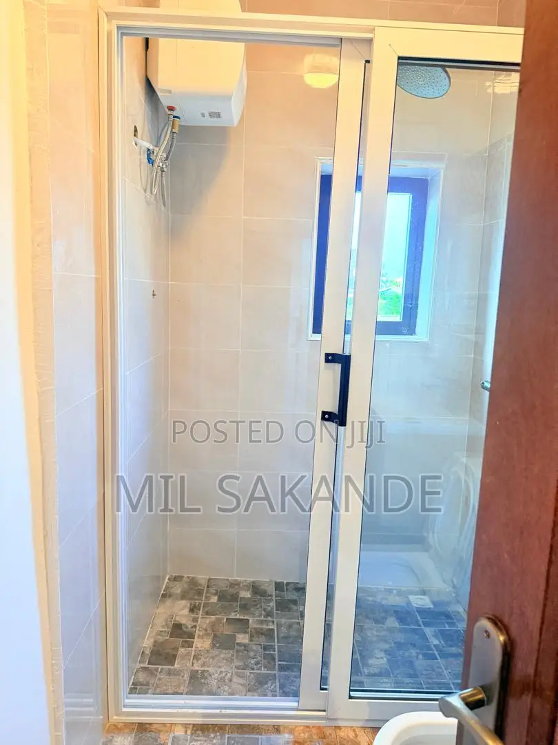 Top Floor Apartment Spintex