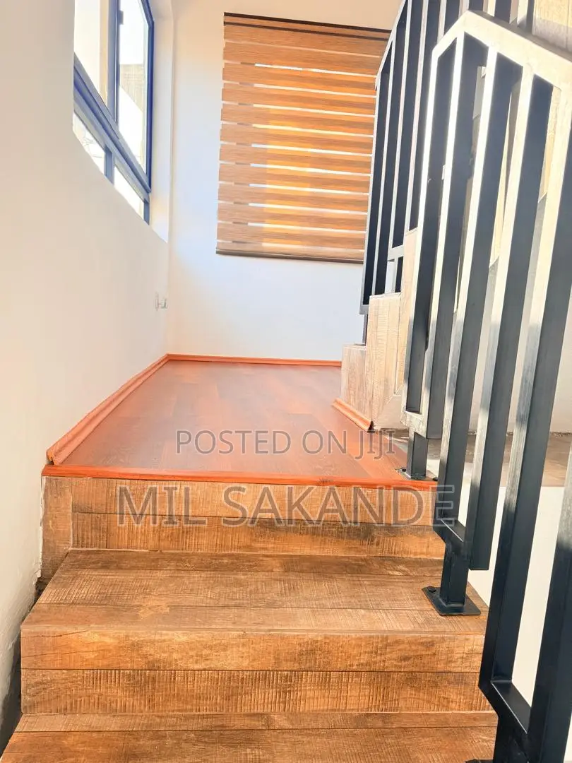 Top Floor Apartment Spintex