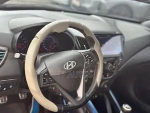 Hyundai Veloster 3dr Hatchback w/Black Interior (1.6L 4cyl 6AM) 2015