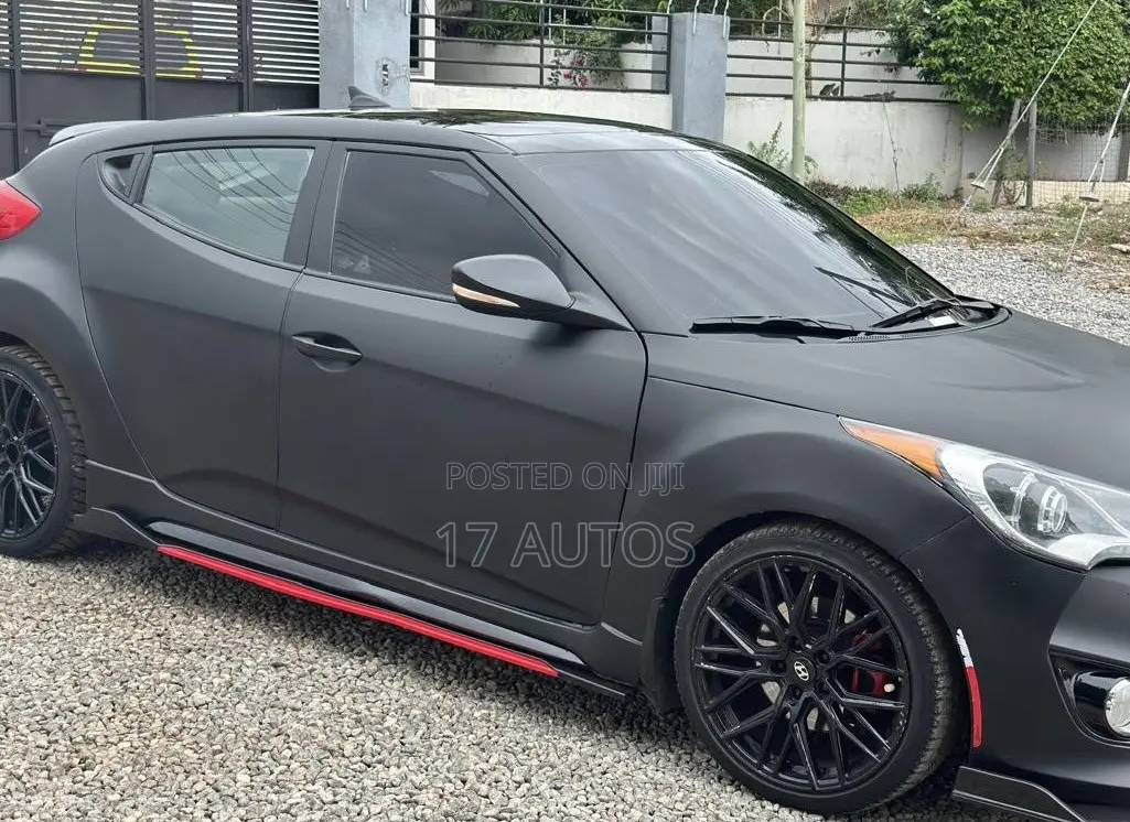 Hyundai Veloster 3dr Hatchback w/Black Interior (1.6L 4cyl 6AM) 2015