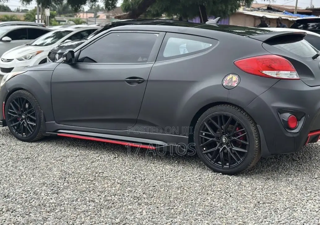 Hyundai Veloster 3dr Hatchback w/Black Interior (1.6L 4cyl 6AM) 2015